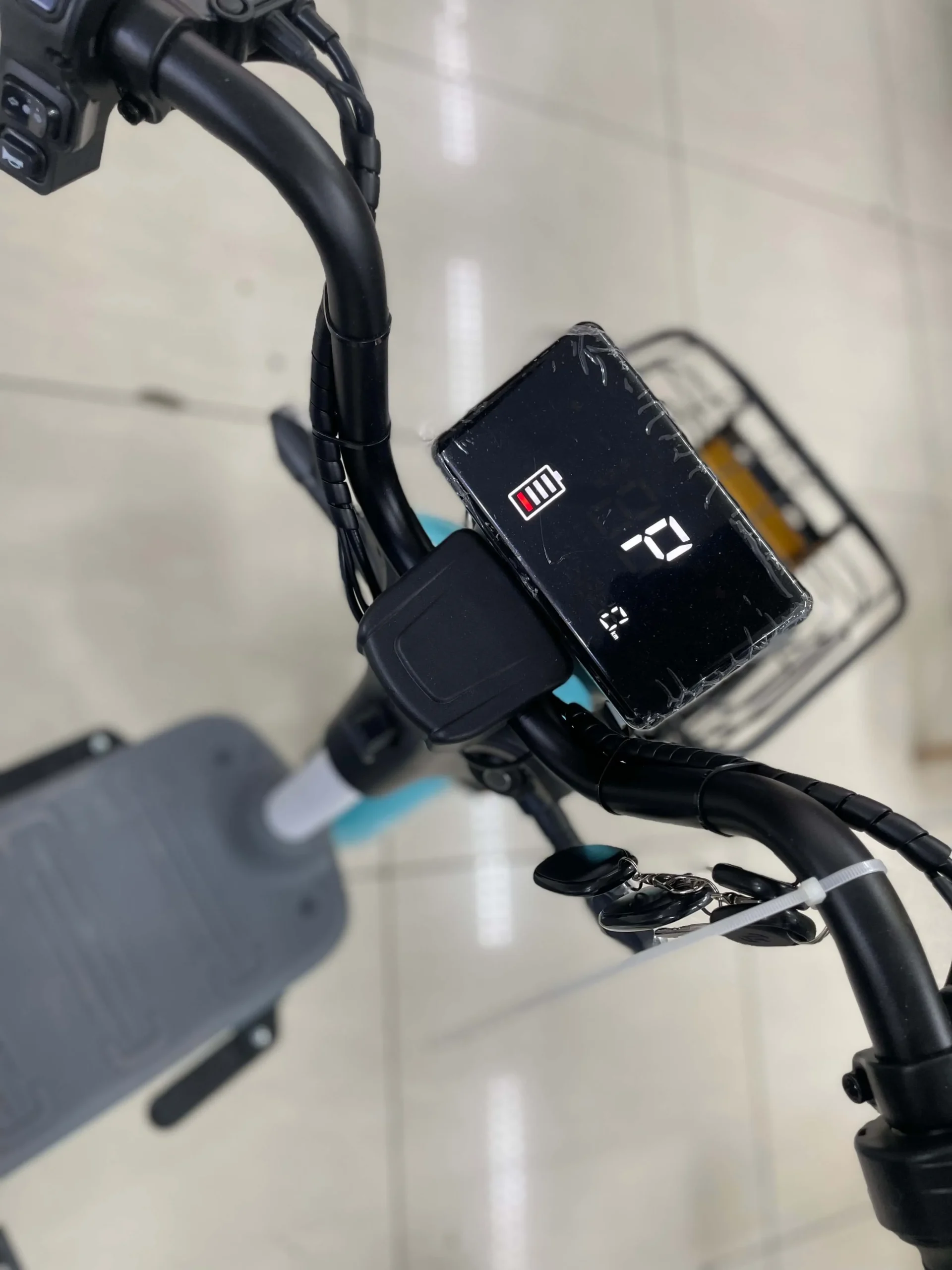 VOXER ELECTRIC SCOOTER H6 - Image 6