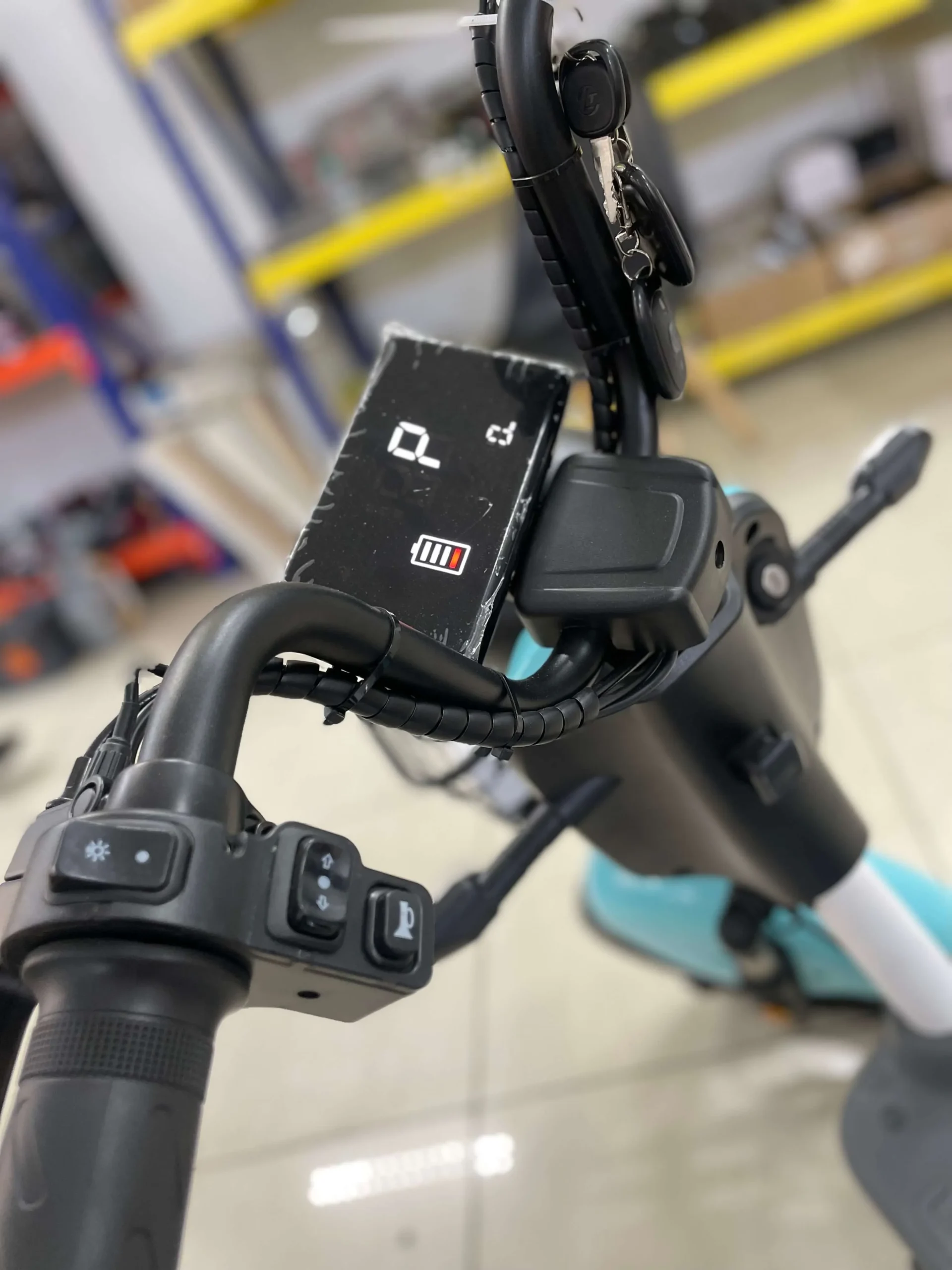 VOXER ELECTRIC SCOOTER H6 - Image 7